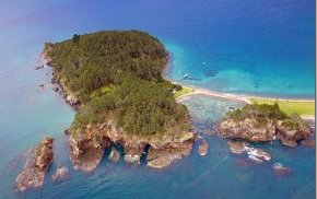 Motuarohia Island, nearby at Bay of Islands